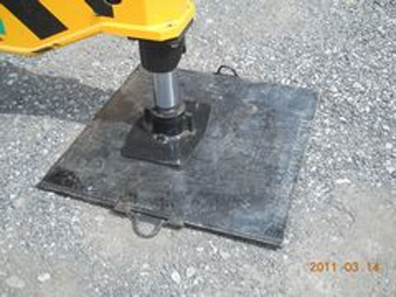 荷重負荷軽減の鉄板設置状況 2